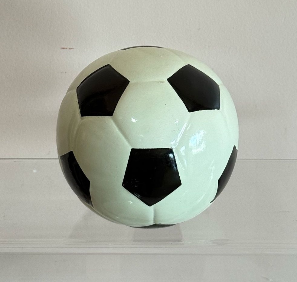 Bola Futebol Preta E Branca Cerâmica  - Selminha Lokfest