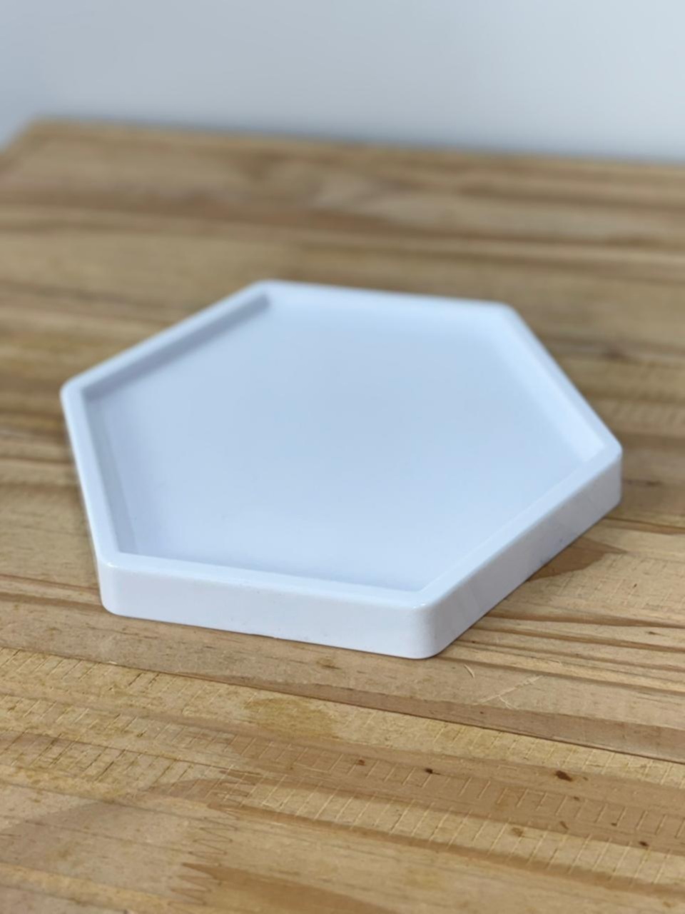 Bandeja Sextavada Plástica Branca G (18X20) - Selminha Lokfest