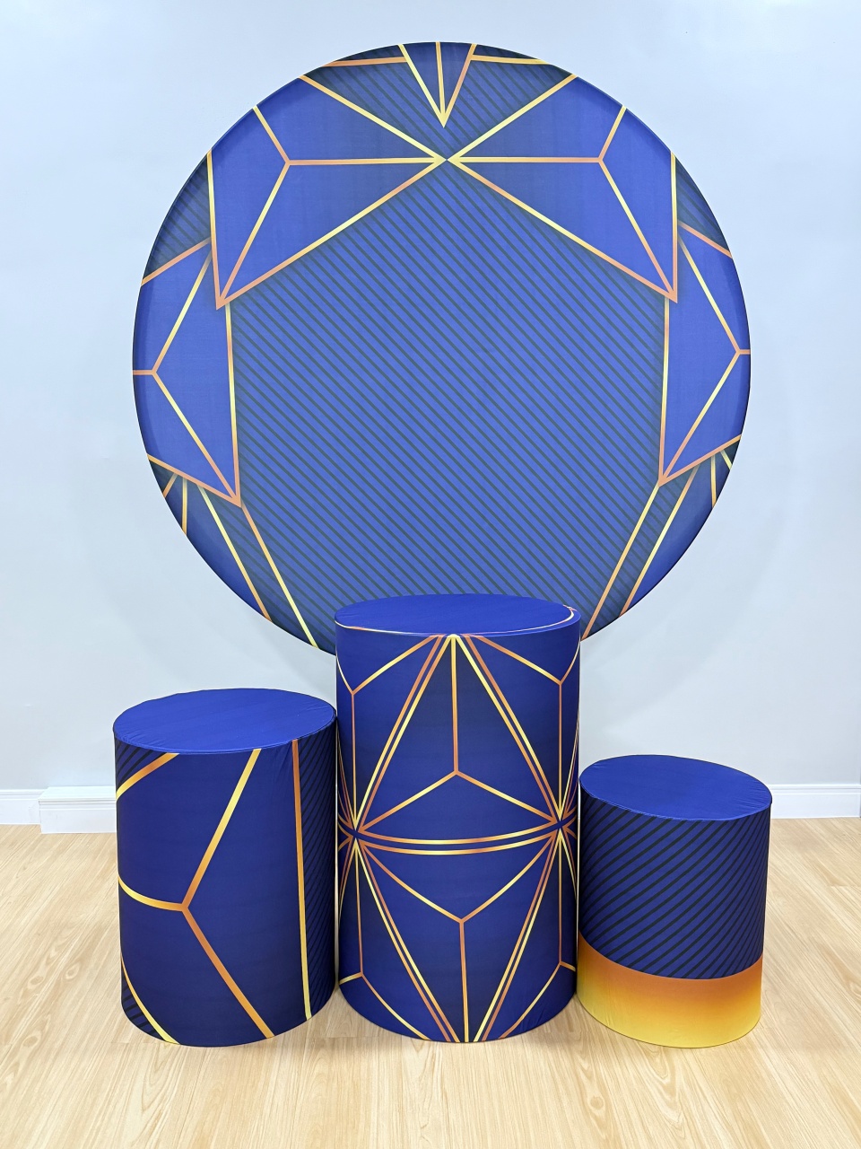 Kit Sublimado Capa Painel Redondo E Capas de Cilindros Geométrico Azul Escuro C/ Dourado - Selminha Lokfest