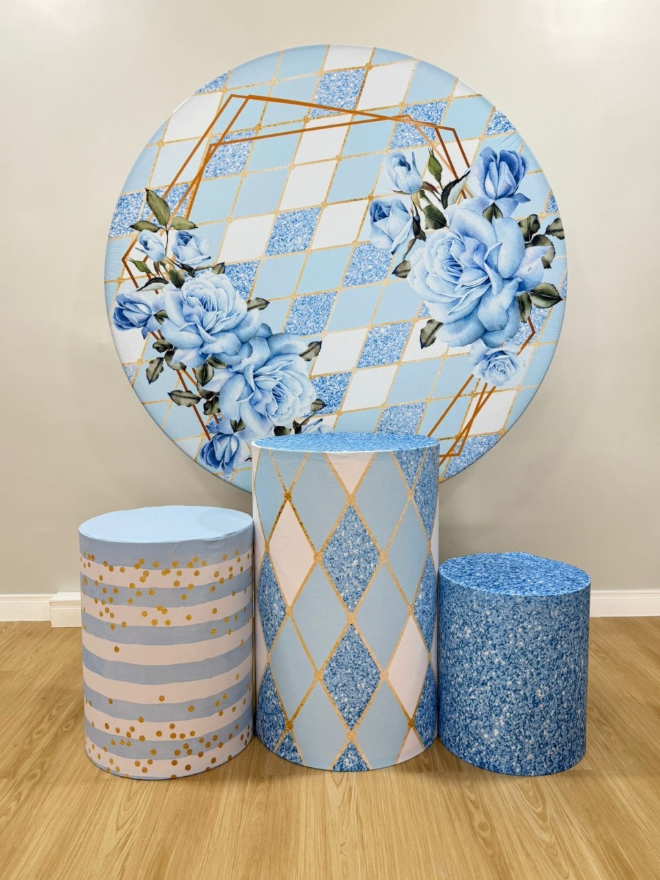 Kit Sublimado Capa Painel Redondo E Capas de Cilindros Geométrico Floral Azul C/Dourado - Selminha Lokfest