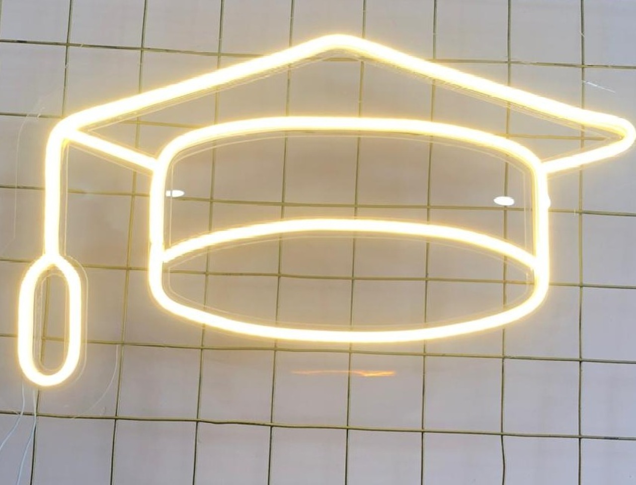 Chapéu Formatura Led Branco Quente (49X27Cm) - Selminha Lokfest