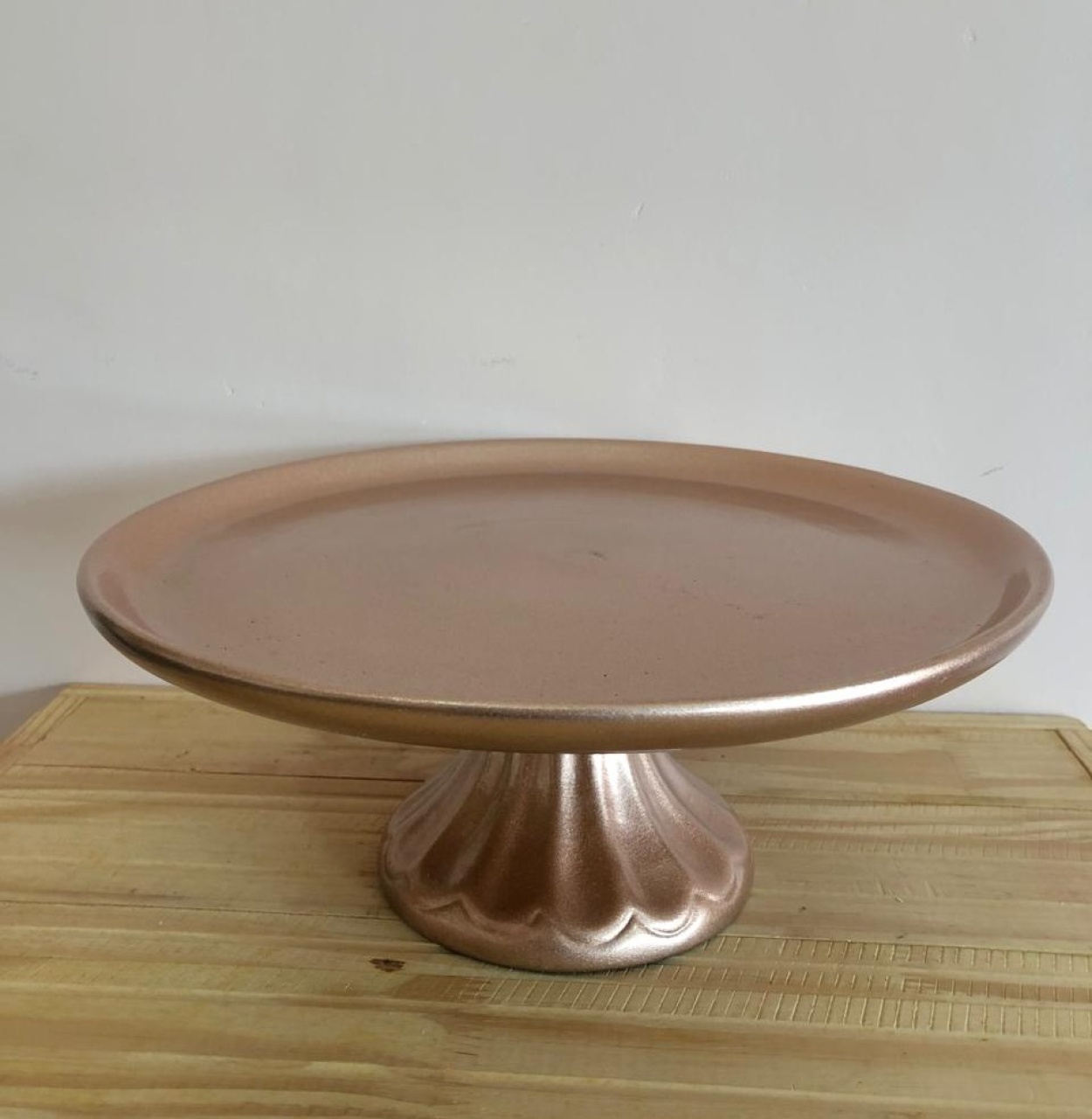 Bandeja Redonda Cerâmica Rosé G (32X13) - Selminha Lokfest