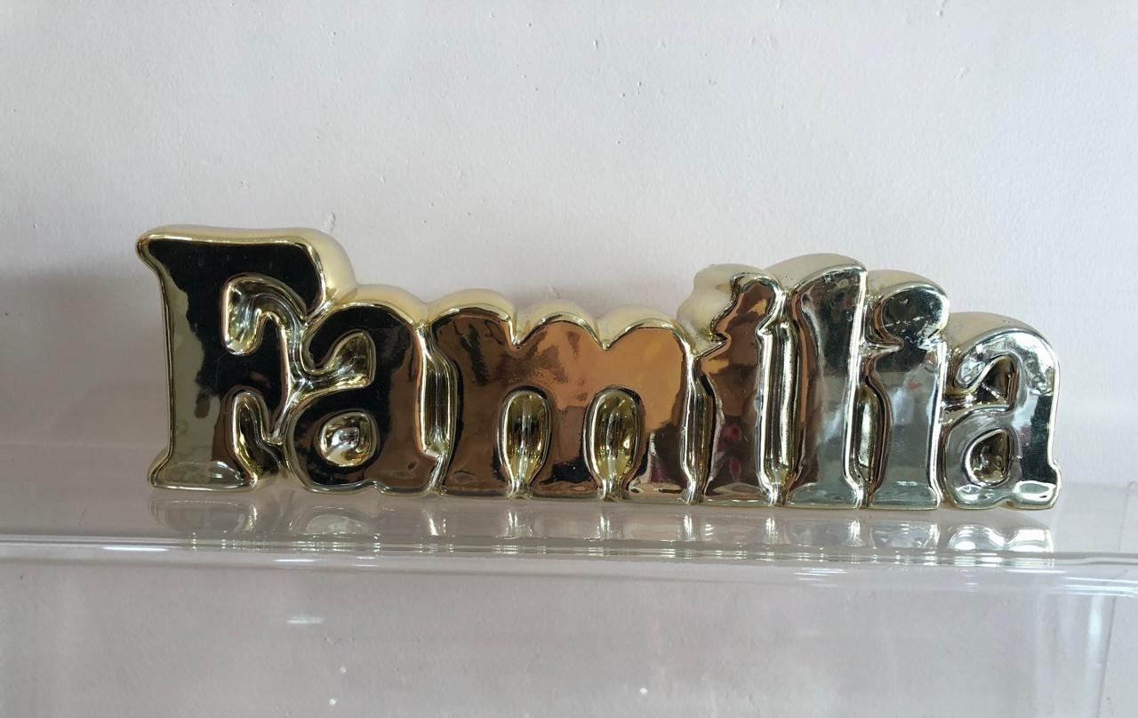 Palavra Família de Mesa Cerâmica Dourado - Selminha Lokfest