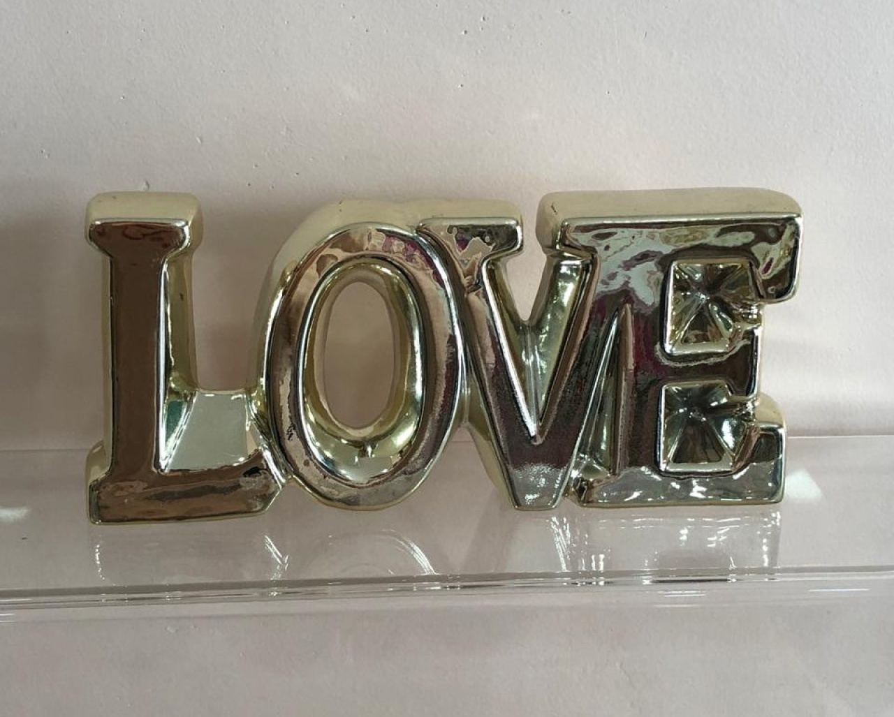 Palavra Love de Mesa Cerâmica Dourado (18Cm) - Selminha Lokfest