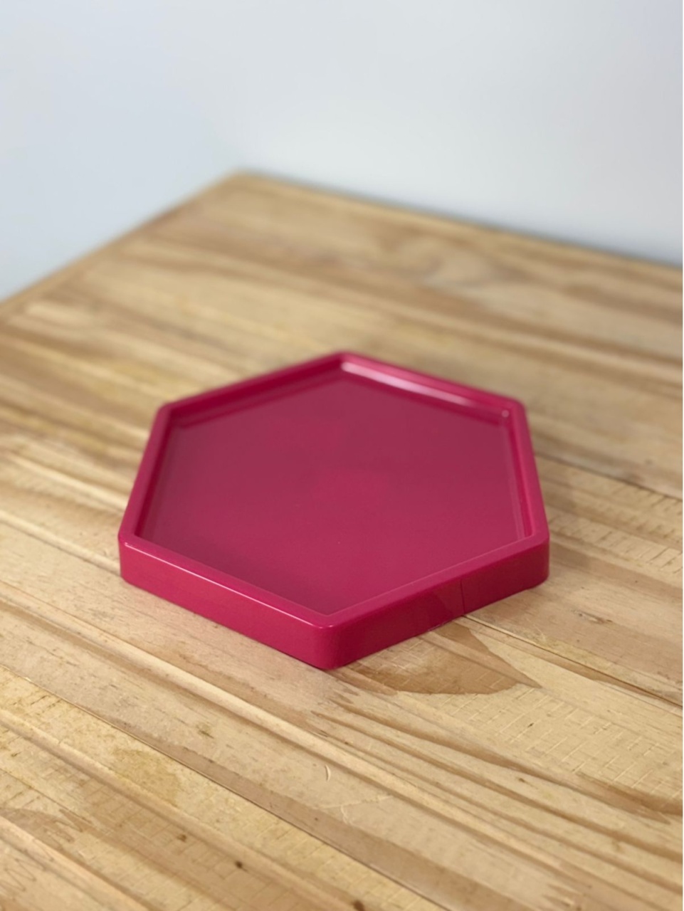 Bandeja Sextavada Plástica Magenta P (16X18) - Selminha Lokfest