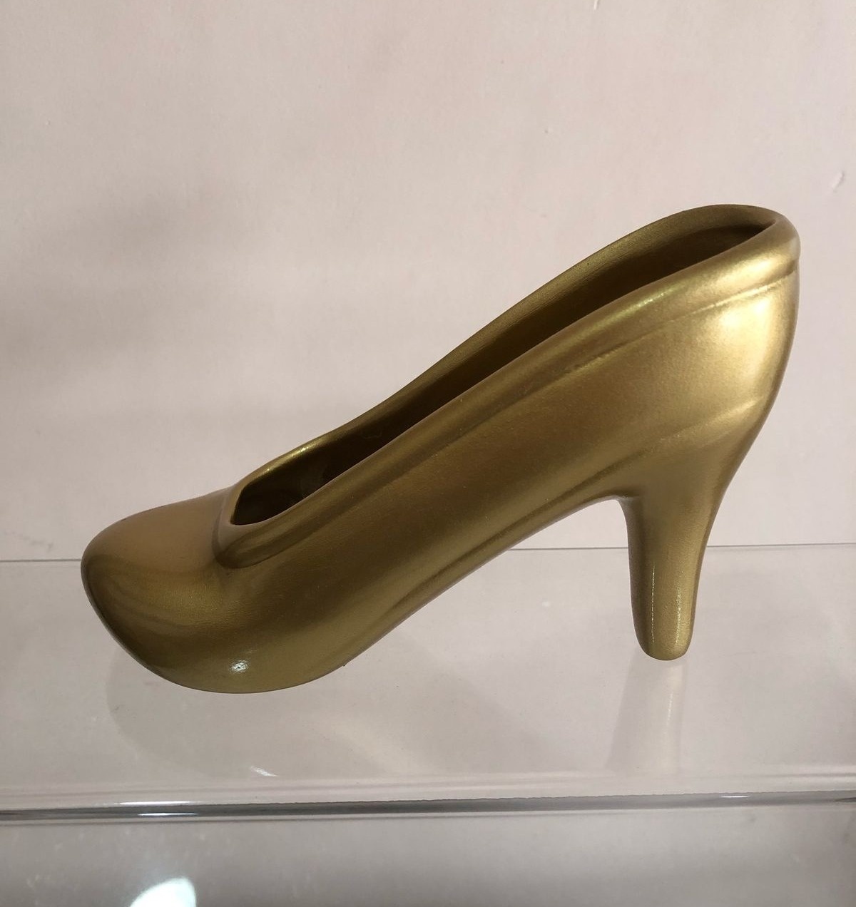 Sapatinho de Cêramica Dourado - Selminha Lokfest