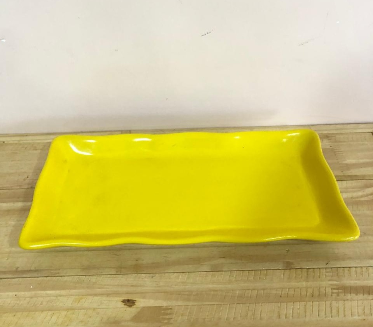 Bandeja Retangular Rendada de Cerâmica Amarela (30Cm) - Selminha Lokfest