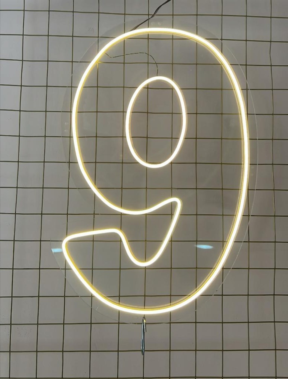 Numero 9 de Led Acrílico Branco Quente (60Cm) - Selminha Lokfest