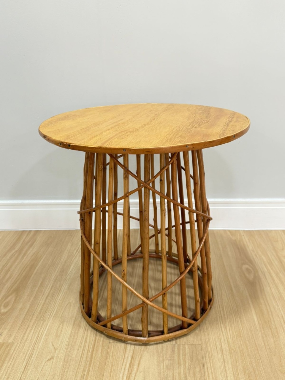 Mesa Cone de Vime P (42X40) - Selminha Lokfest