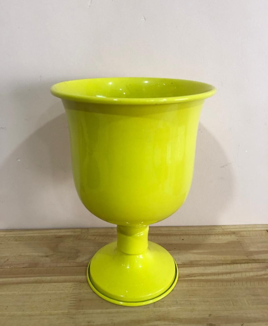 Vaso de Alumínio Amarelo (25Cm) - Selminha Lokfest