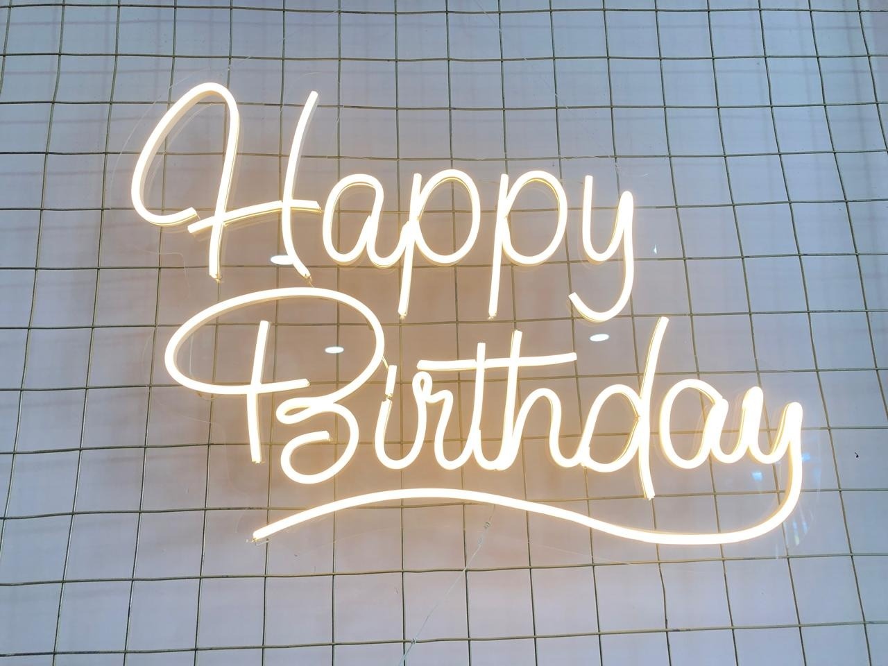 Happy Birtdhay Led Branco Quente 2 - Selminha Lokfest