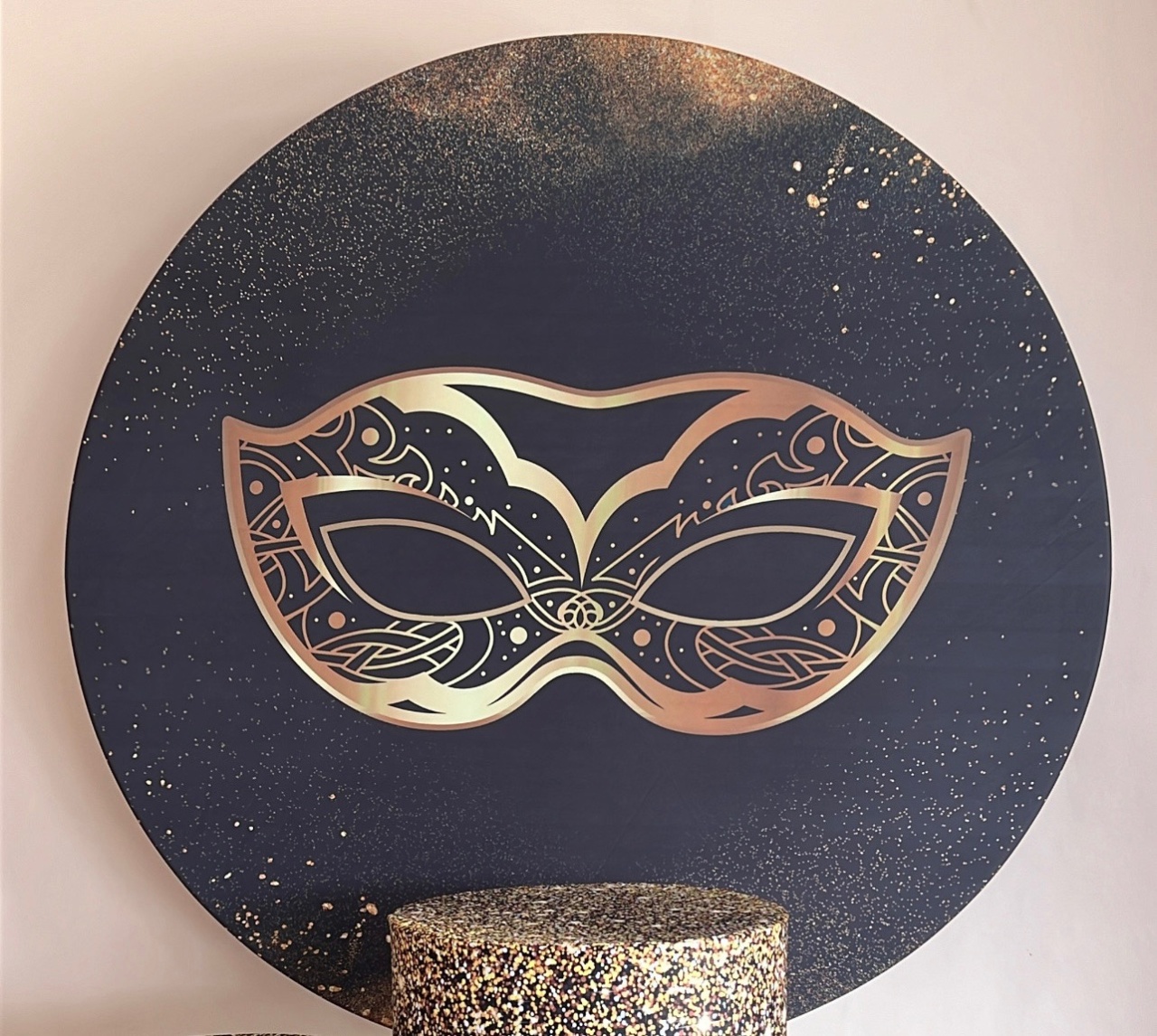 Capa Sublimada Painel Carnaval Preto C/ Glitter Dourado (1.50M) - Selminha Lokfest