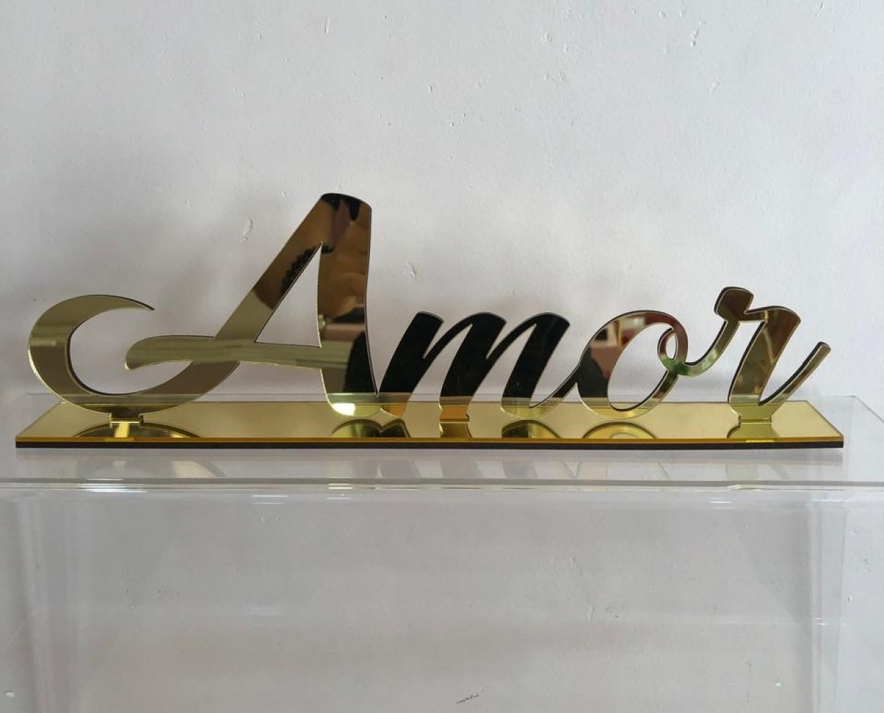Palavra Amor de Mesa Acrílico Dourado - Selminha Lokfest