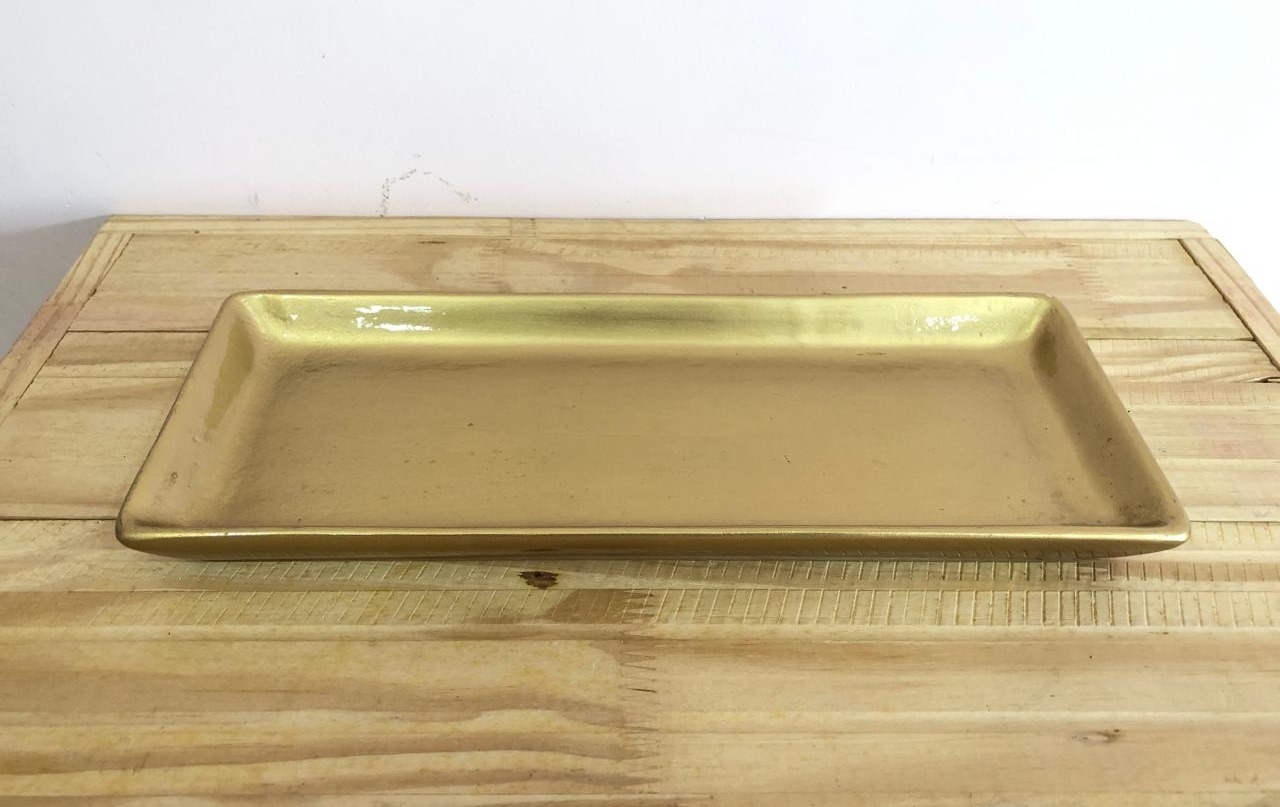 Bandeja Retangular de Cerâmica Dourada (31Cm) - Selminha Lokfest