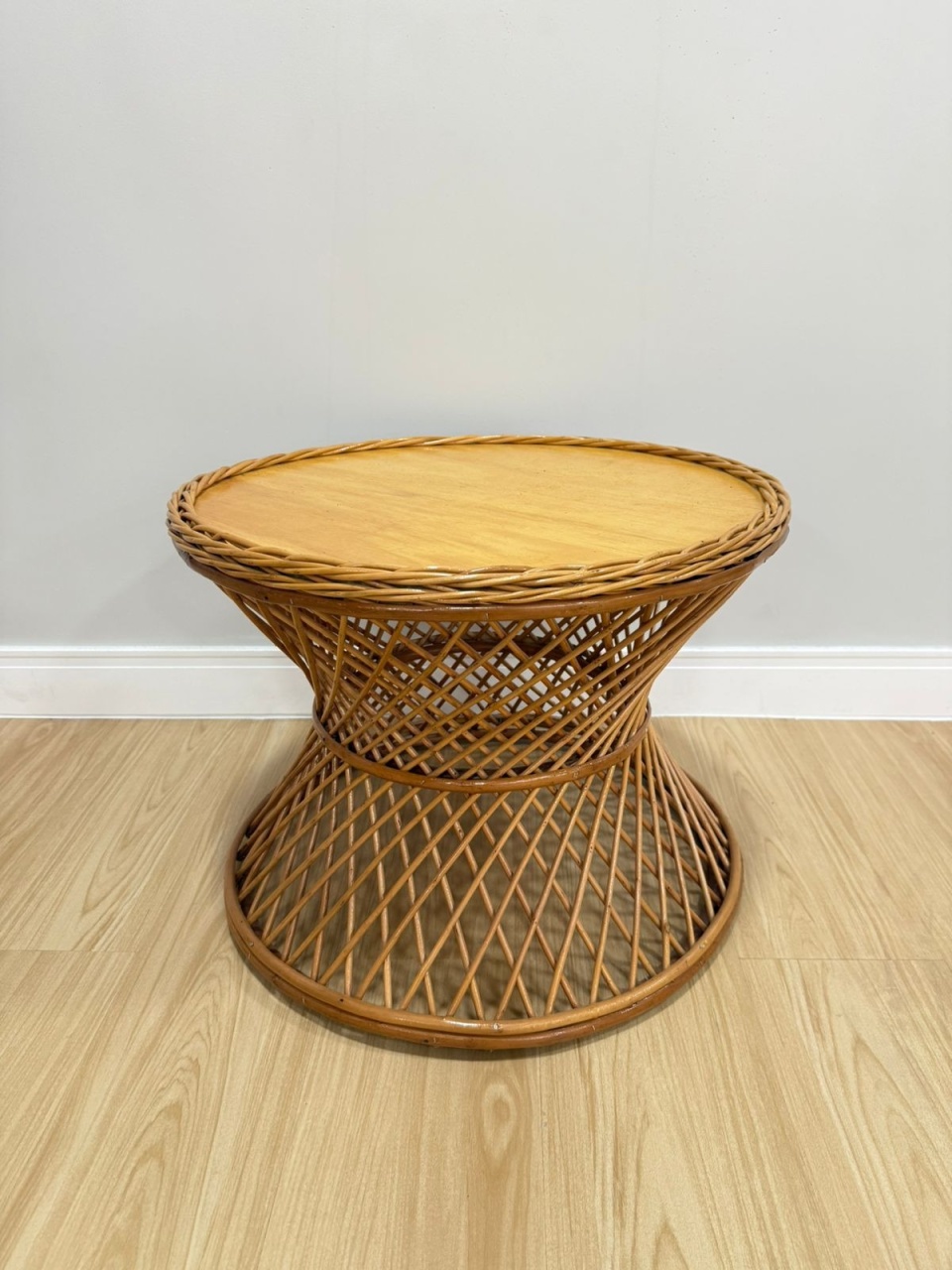 Mesa Cinturinha de Vime P (40X53) - Selminha Lokfest