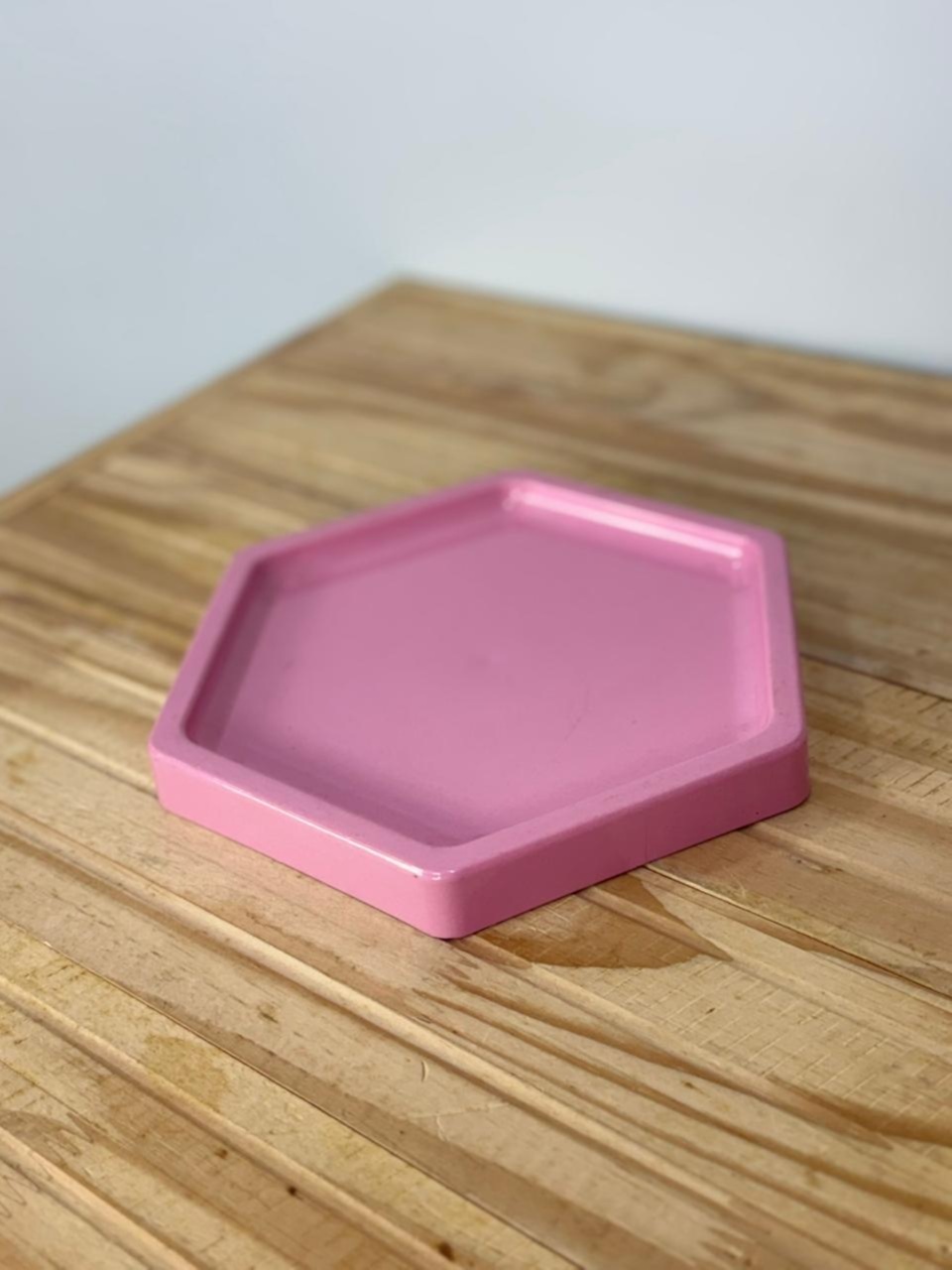 Bandeja Sextavada Plástica Rosa G (18X20) - Selminha Lokfest