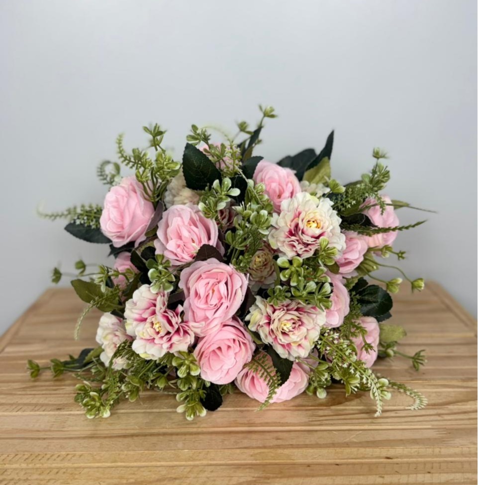 Buquê de Flores Misto Rosa E Gerbera - Selminha Lokfest