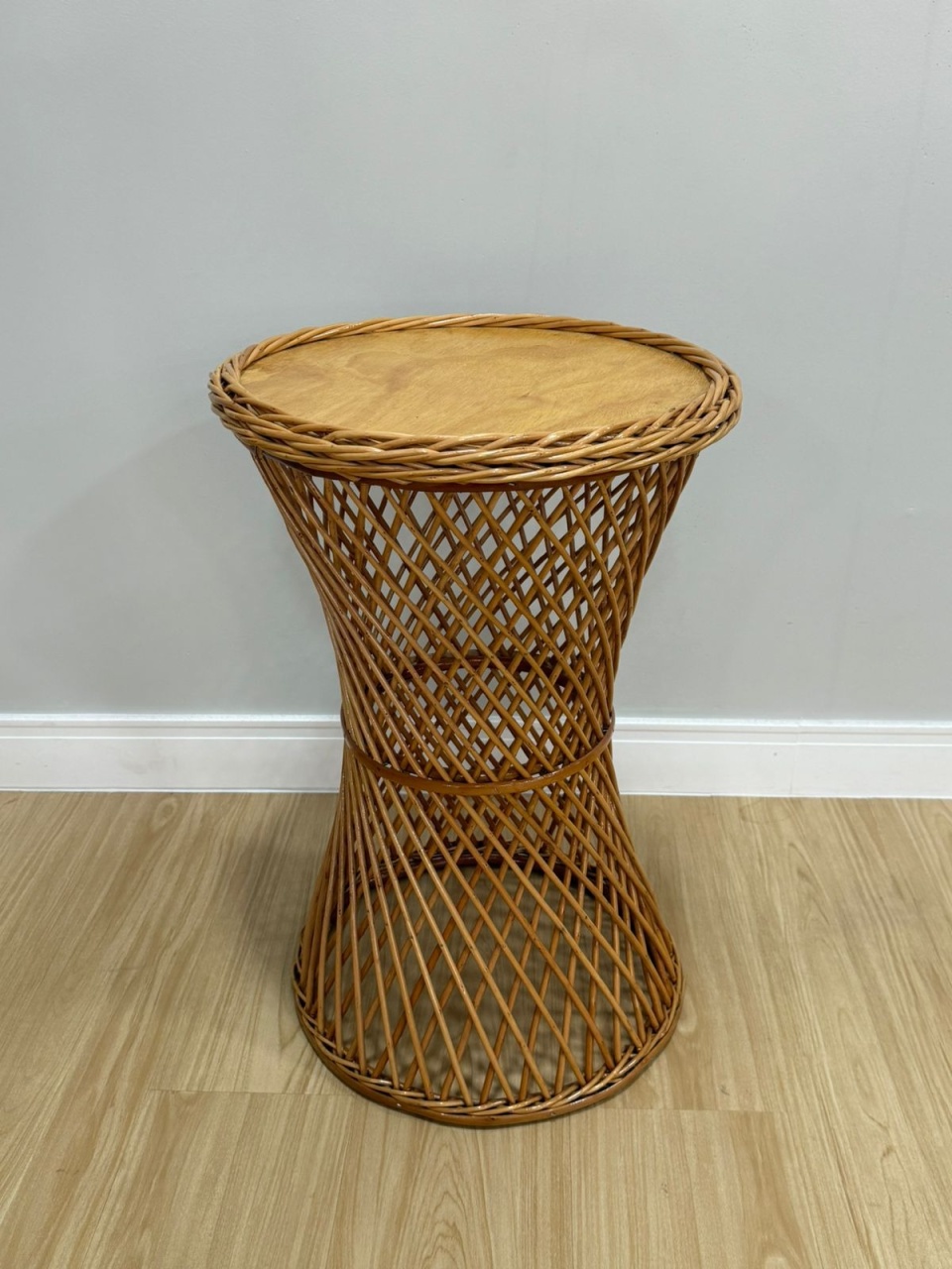 Mesa Cinturinha de Vime M Slim (60X40) - Selminha Lokfest