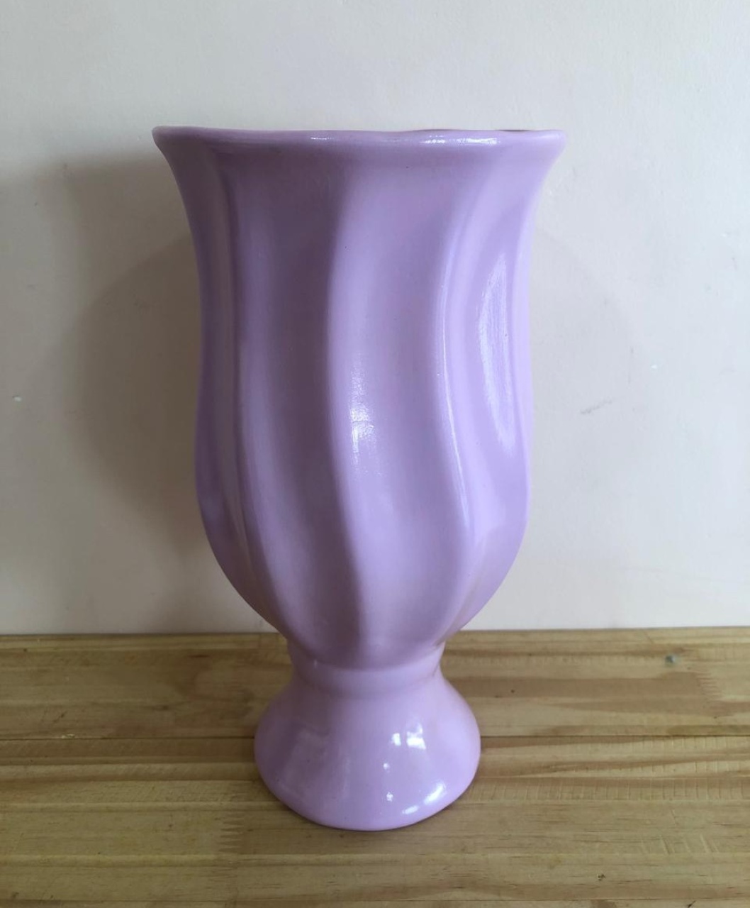 Vaso Torcido Cerâmica Lilás Candy (30Cm) - Selminha Lokfest