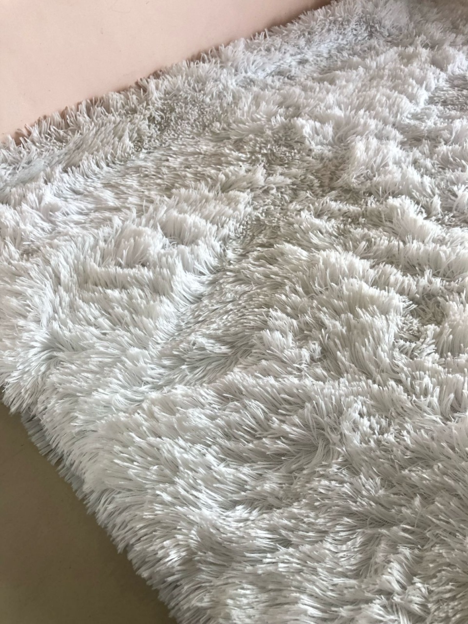 Tapete Felpudo Branco (2,00X1,50) - Selminha Lokfest