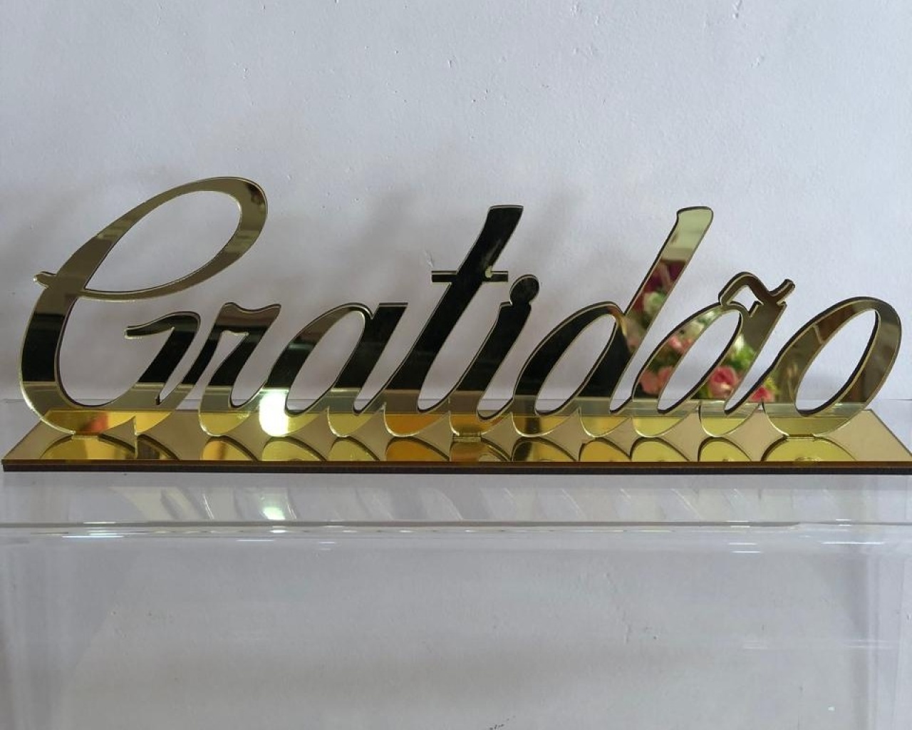 Palavra Gratidão de Mesa Acrílico Dourado - Selminha Lokfest