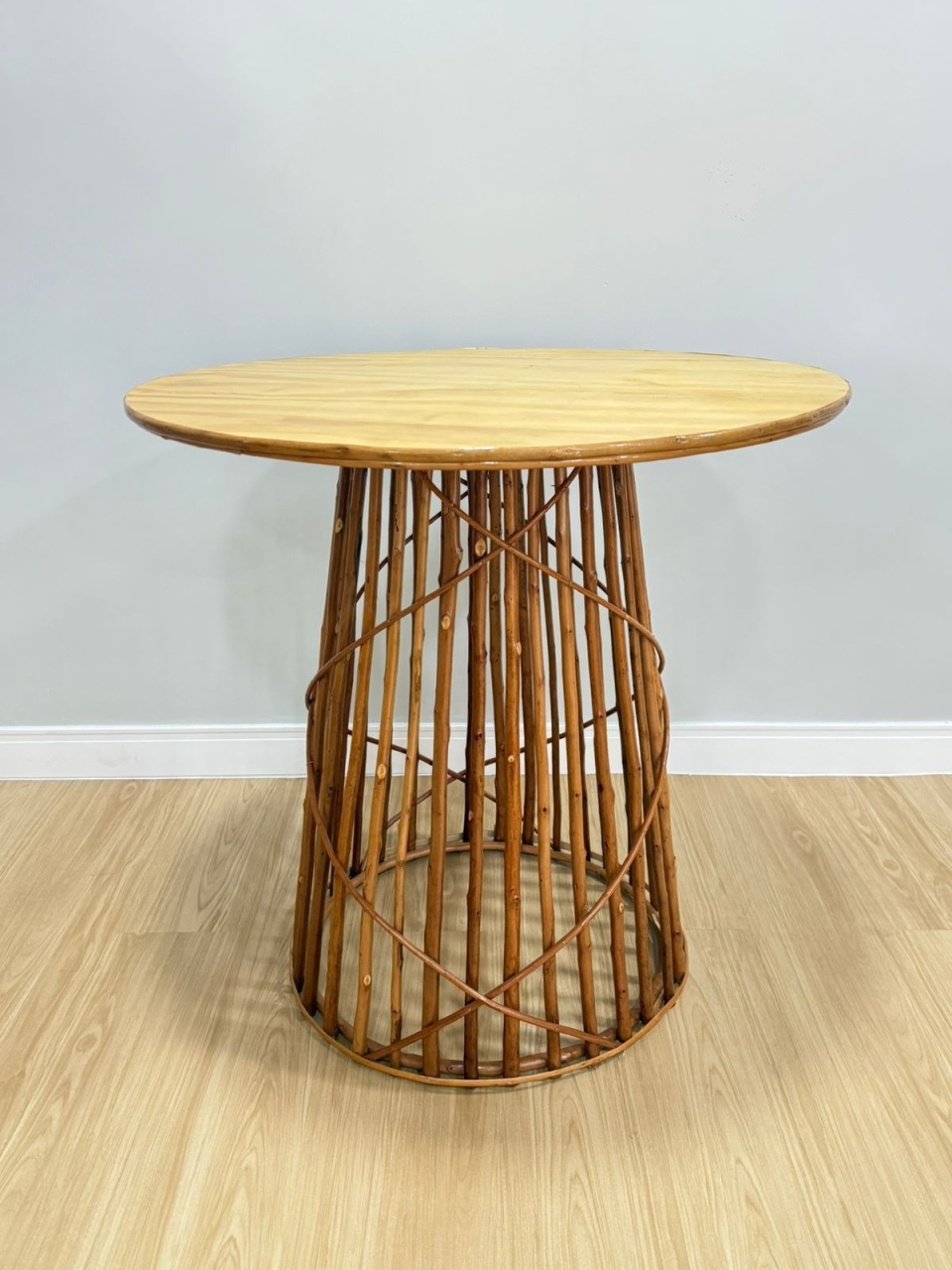 Mesa Cone de Vime G (80X80) - Selminha Lokfest