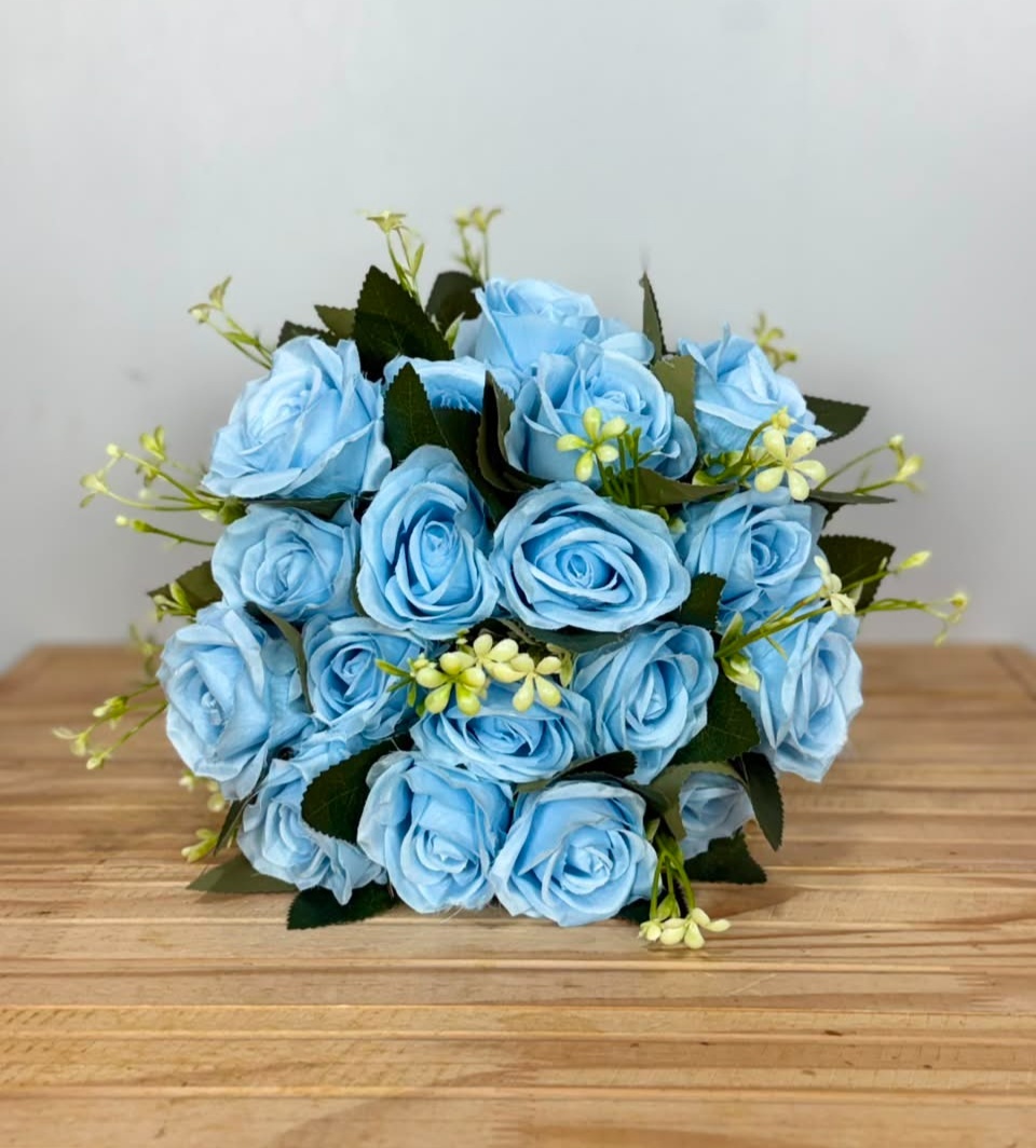 Buquê de Flores Azul Claro - Selminha Lokfest