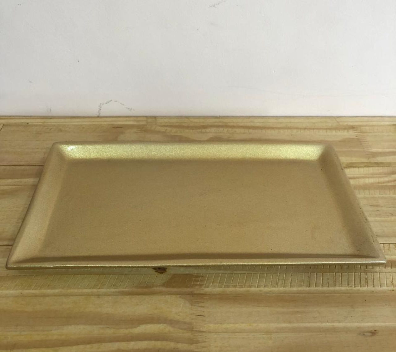 Bandeja Retangular de Cerâmica Dourada (30Cm) - Selminha Lokfest