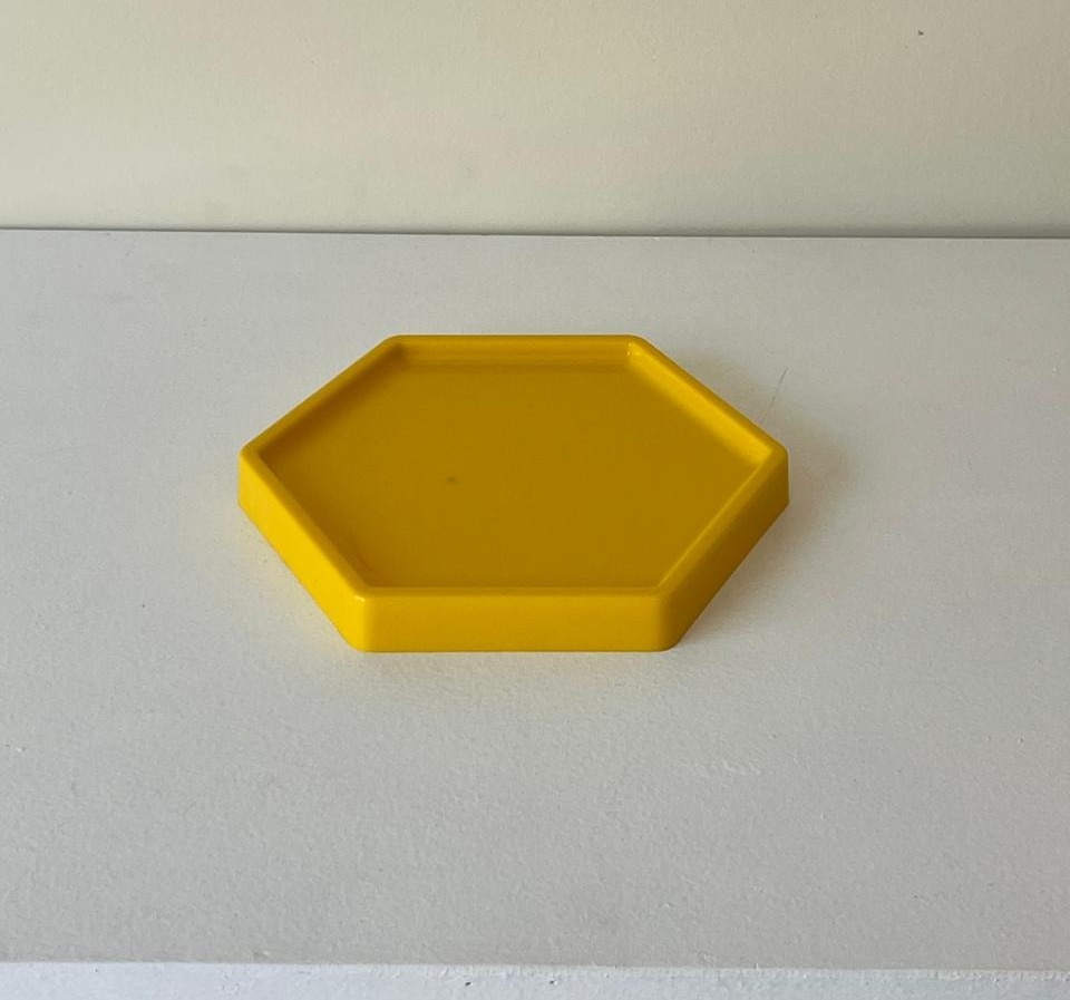Bandeja P Amarelo - Andréa Marques Pegue e Monte