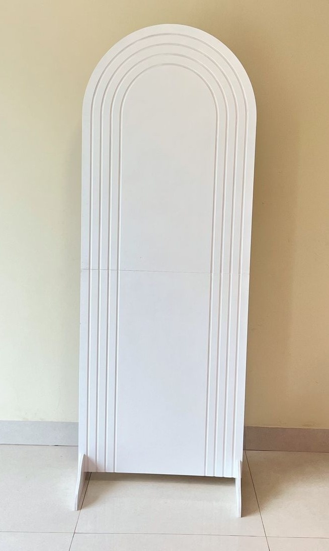 Painel Romano Branco - Andréa Marques Pegue e Monte