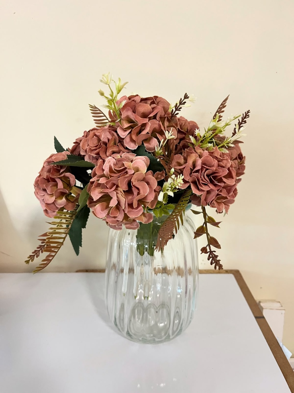 Vaso Com Flores Marrom Vidro G - Andréa Marques Pegue e Montehttps://loquefacil.com/orders/panel
