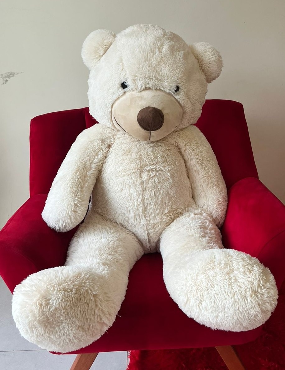 Urso Branco G - Andréa Marques Pegue e Monte
