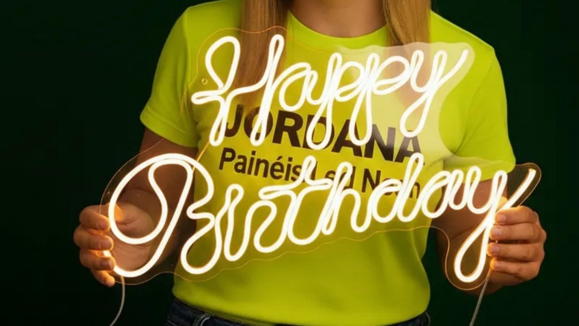 Led Rappy Birthday - Andréa Marques Pegue e Monte