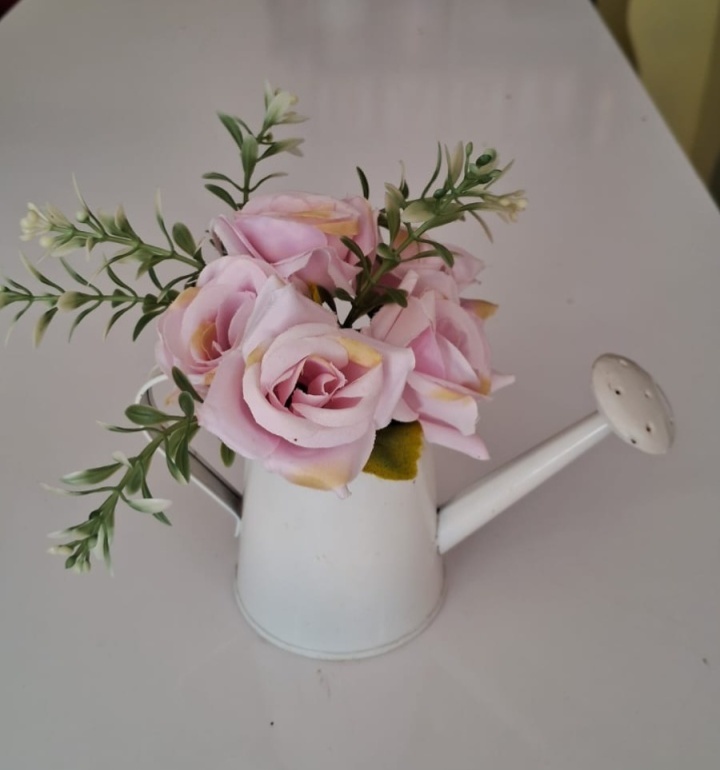Mine Regador Com Flores - Andréa Marques Pegue e Monte