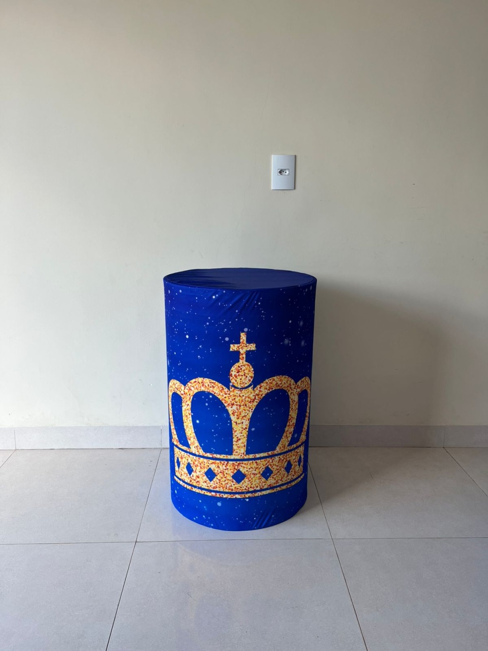 Tecido Cilindro G/ Azul Com Dourado - Andréa Marques Pegue e Montehttps://loquefacil.com/orders/panel