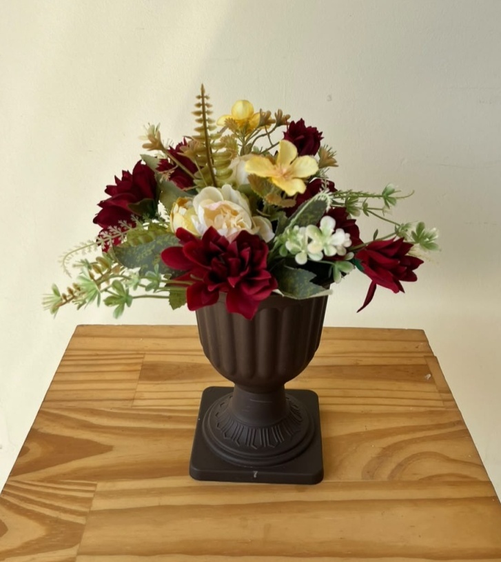 Vaso Marrom C/Flores - Andréa Marques Pegue e Montehttps://loquefacil.com/orders/panel