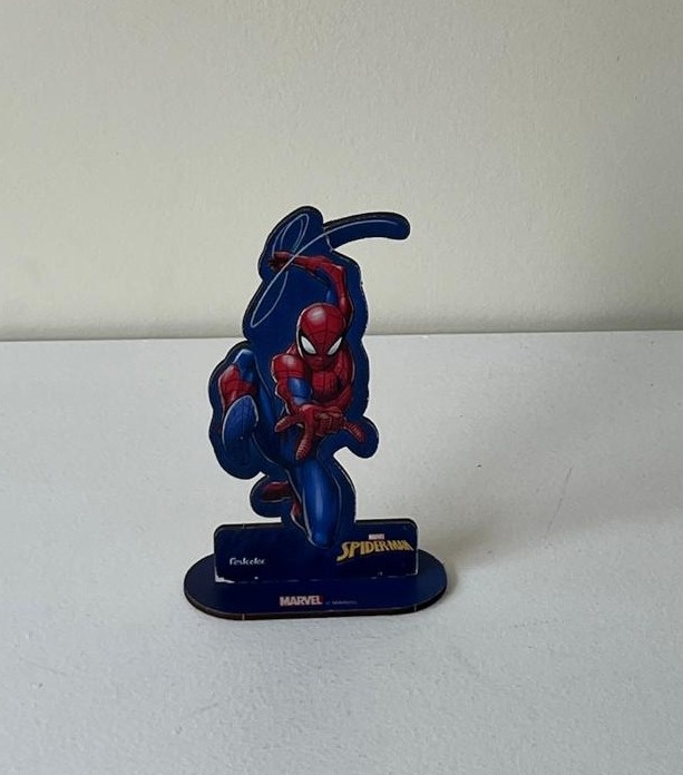 Display Homem Aranha 2 - Andréa Marques Pegue e Monte