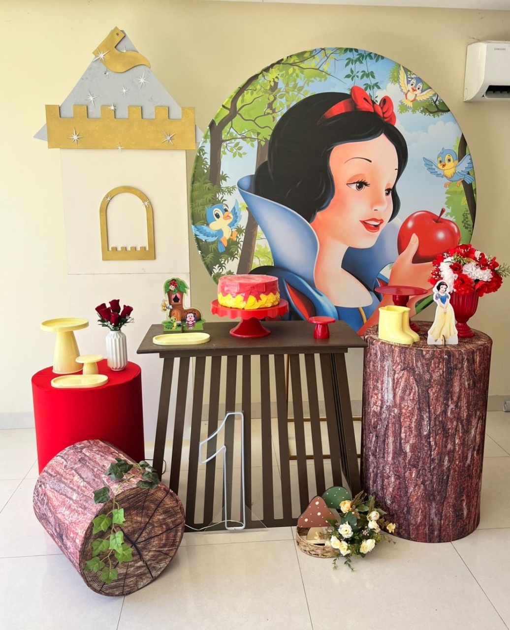 Composição Branca de Neve 1 - Andréa Marques Pegue e Monte