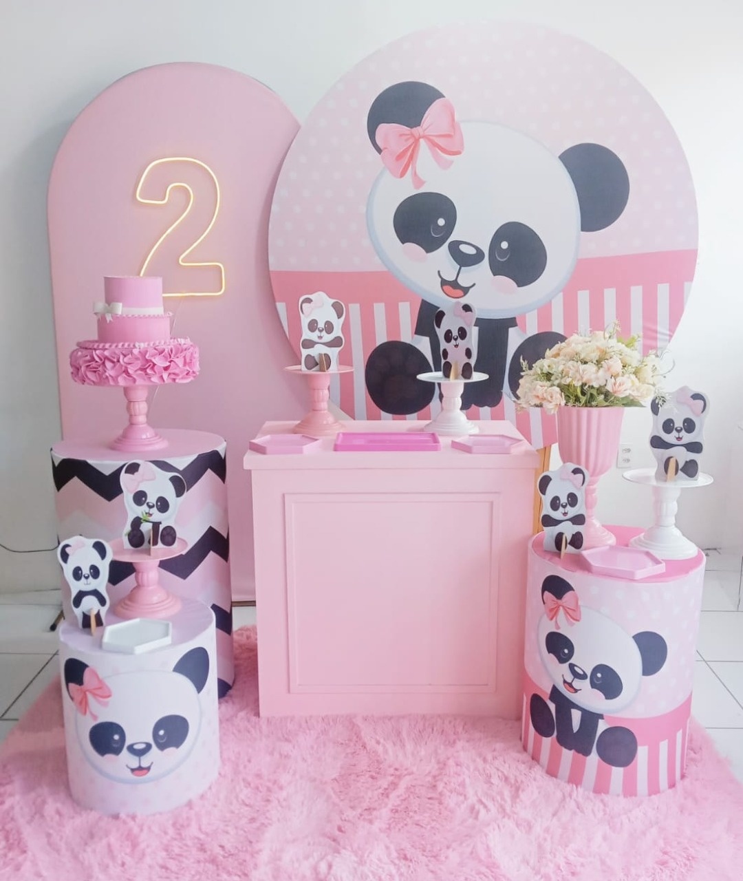 Panda Rosa 2 - Cia da Festa
