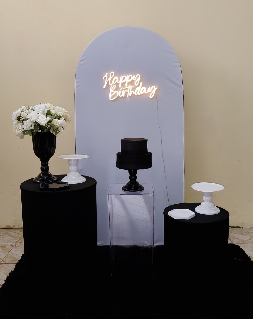 Romano Preto E Branco 2 - Cia da Festa