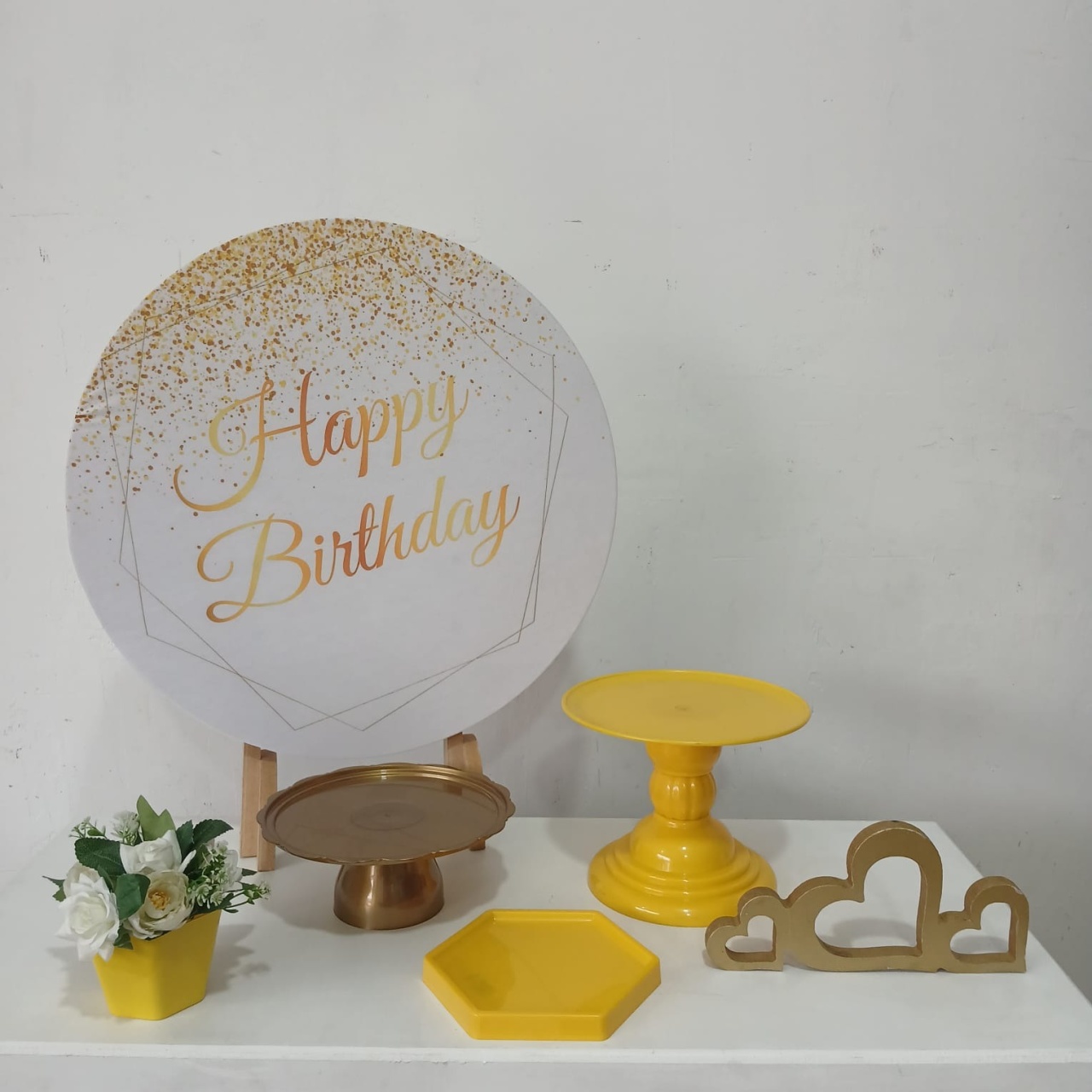 Happy Birthiday Branco Mesa  - Up festas pague e monte 