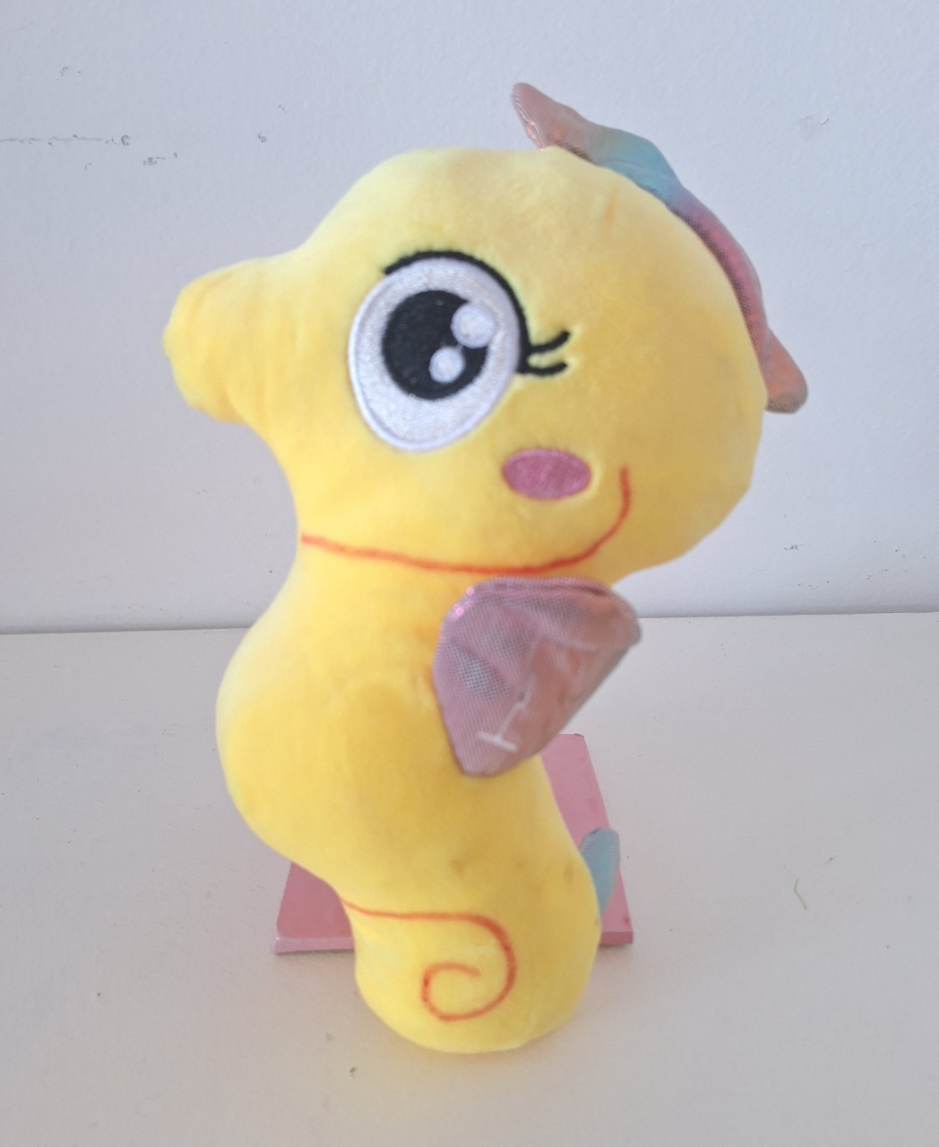 Pelucia Cavalo Marinho Amarelo - SonikaDecoracaohttps://wa.me/message/Q2BS5PB4ZSIYH1