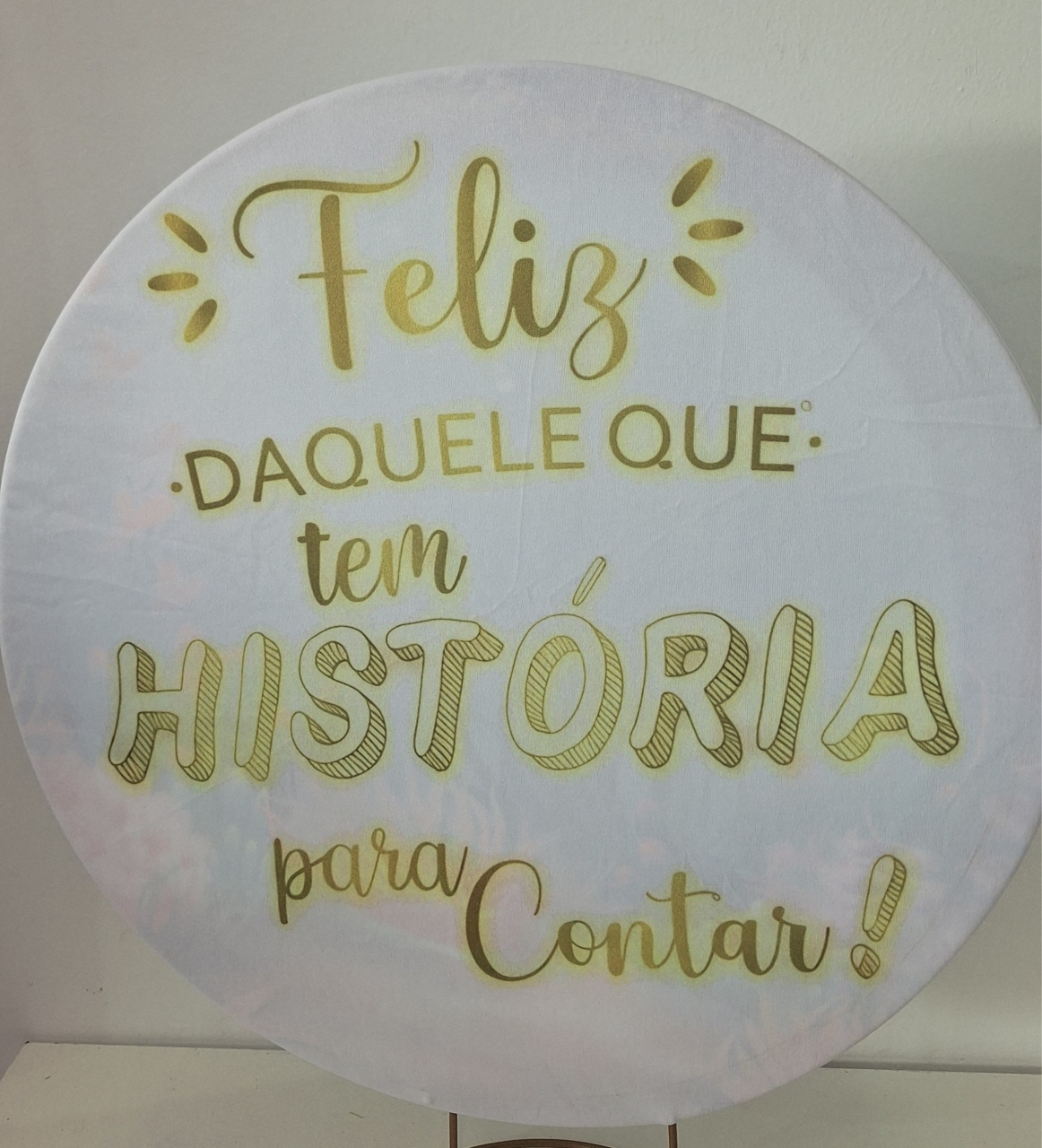 Mini Painel Feliz D Q Tem Historia Contar - SonikaDecoracaohttps://wa.me/message/Q2BS5PB4ZSIYH1