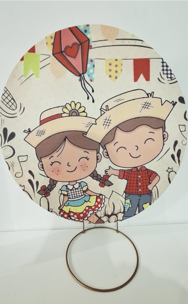 Mini Painel Junina Casal - SonikaDecoracaohttps://wa.me/message/Q2BS5PB4ZSIYH1