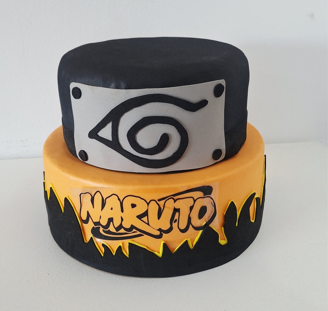 Bolo Fake Naruto M - SonikaDecoracaohttps://wa.me/message/Q2BS5PB4ZSIYH1