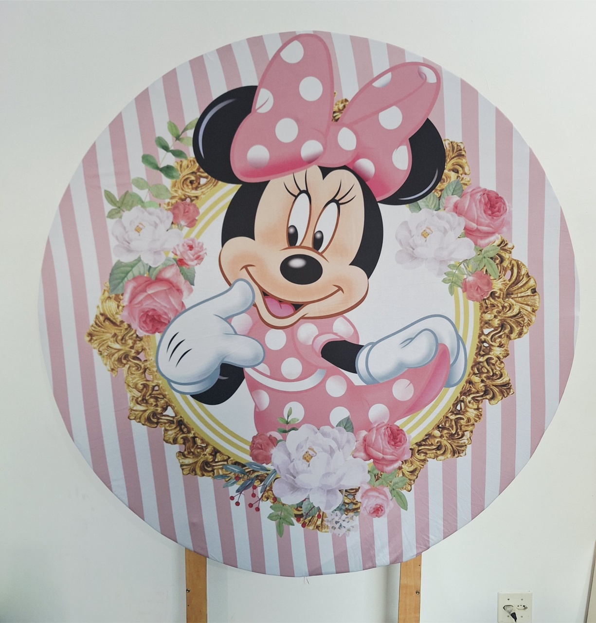 Painel Minney Rosa  - SonikaDecoracaohttps://wa.me/message/Q2BS5PB4ZSIYH1