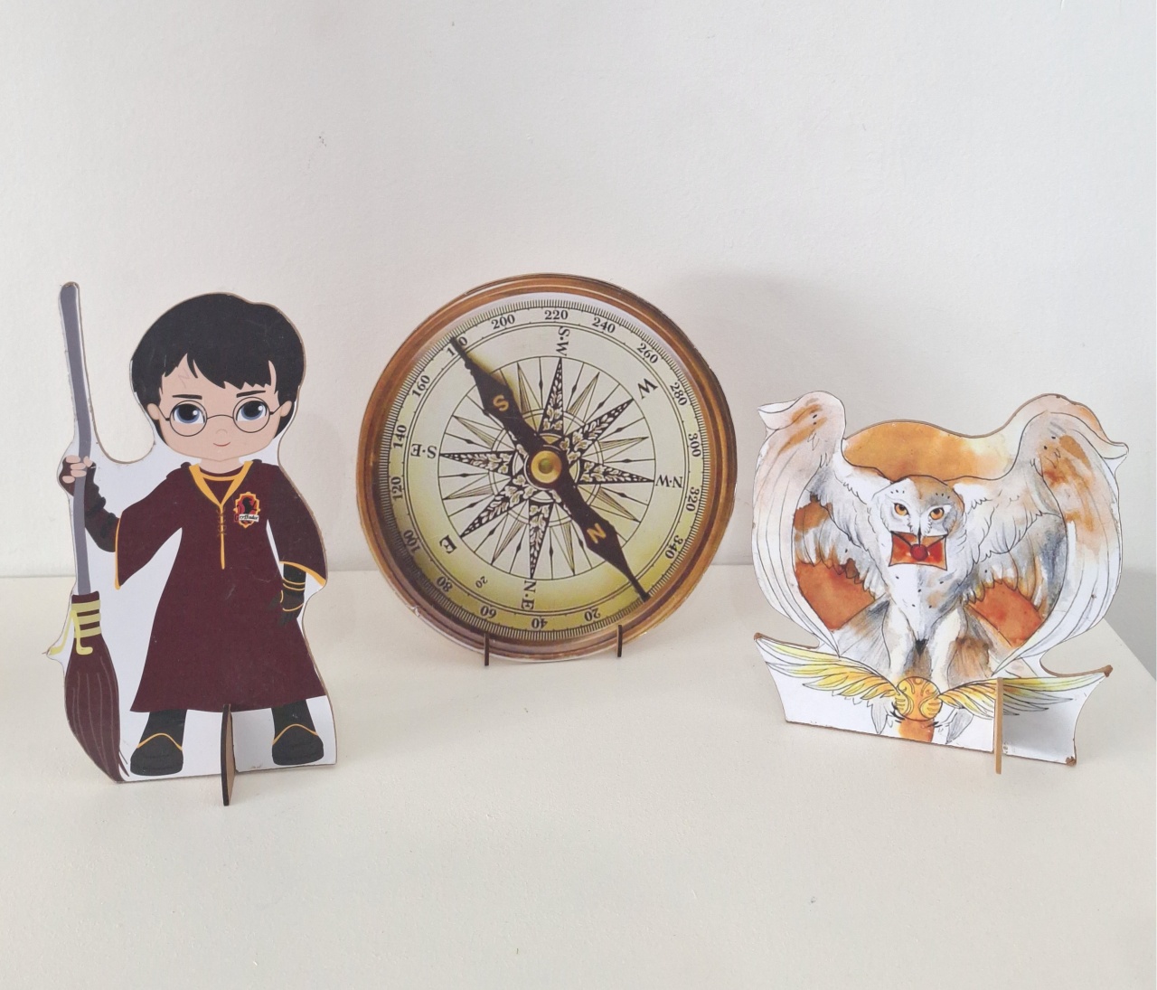 Display Herry Potter Mesa - SonikaDecoracaohttps://wa.me/message/Q2BS5PB4ZSIYH1