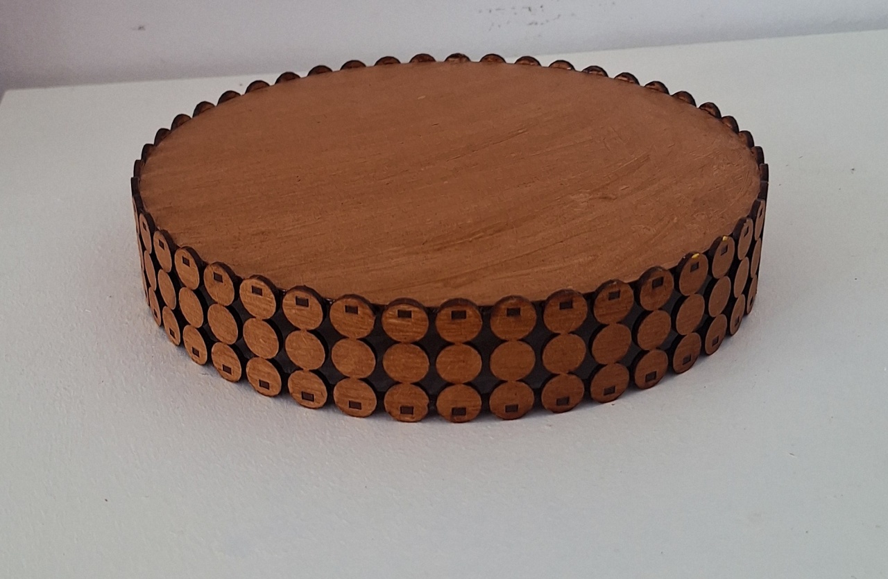 Bandeja Baixa Redonda Mdf M - SonikaDecoracaohttps://wa.me/message/Q2BS5PB4ZSIYH1