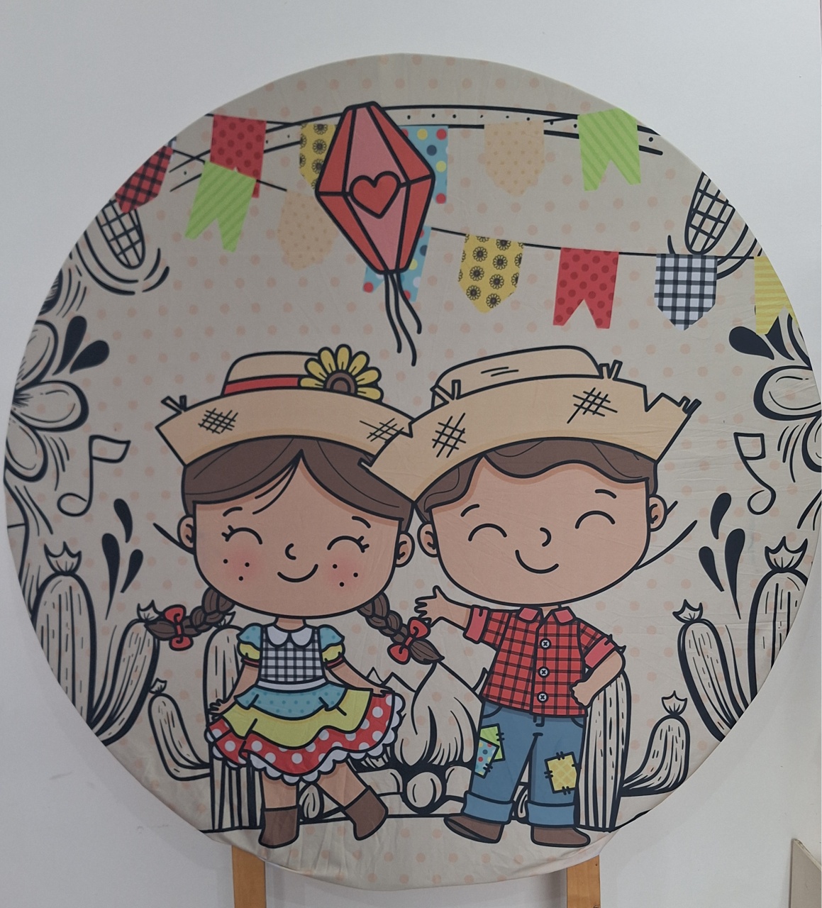 Painel Junina Casal - SonikaDecoracaohttps://wa.me/message/Q2BS5PB4ZSIYH1