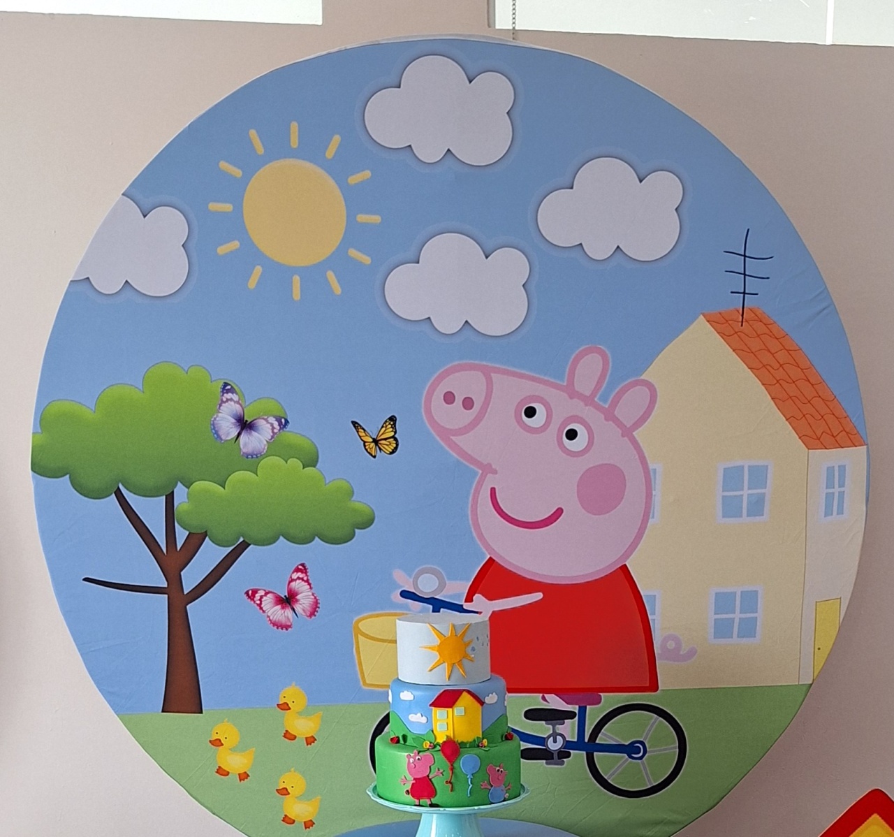 Painel Peppa Pig  - SonikaDecoracaohttps://wa.me/message/Q2BS5PB4ZSIYH1